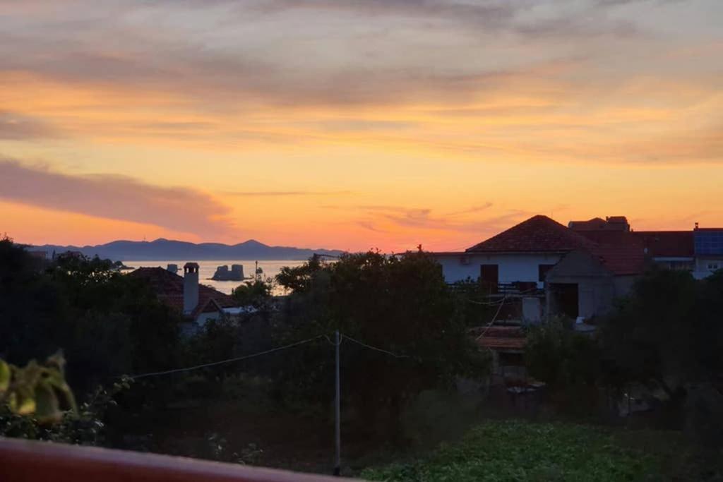 Apartman Greta Sukosan Luaran gambar